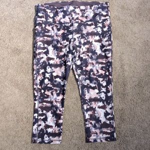 Size 16-18 Capri leggings
